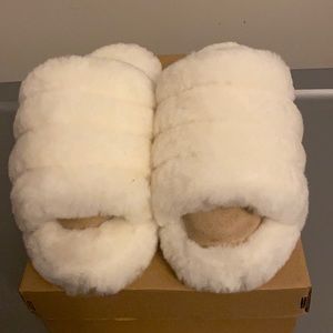 White UGG Slippers💕💜🤩